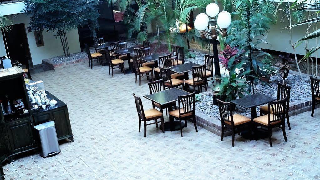 Governors Suites Hotel Oklahoma City Airport Area Buitenkant foto